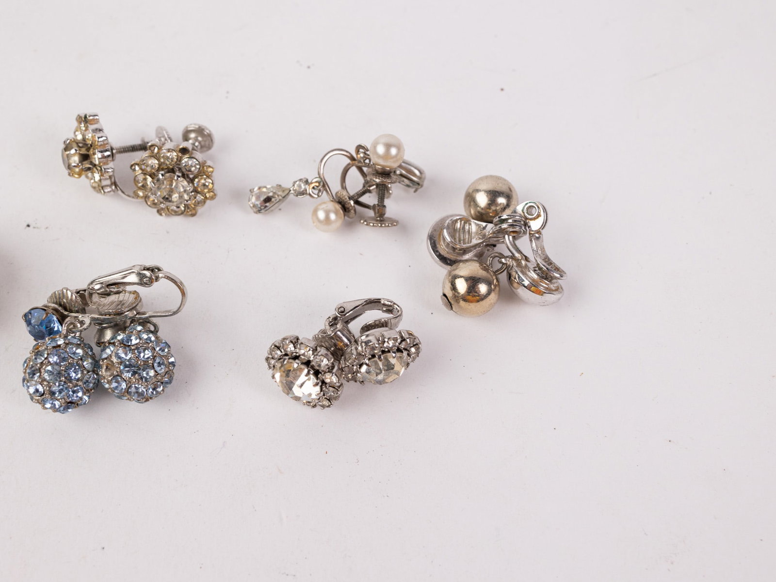 Assortment of Mid Century Clip-On and Screw-Back Earring Pairs - 3