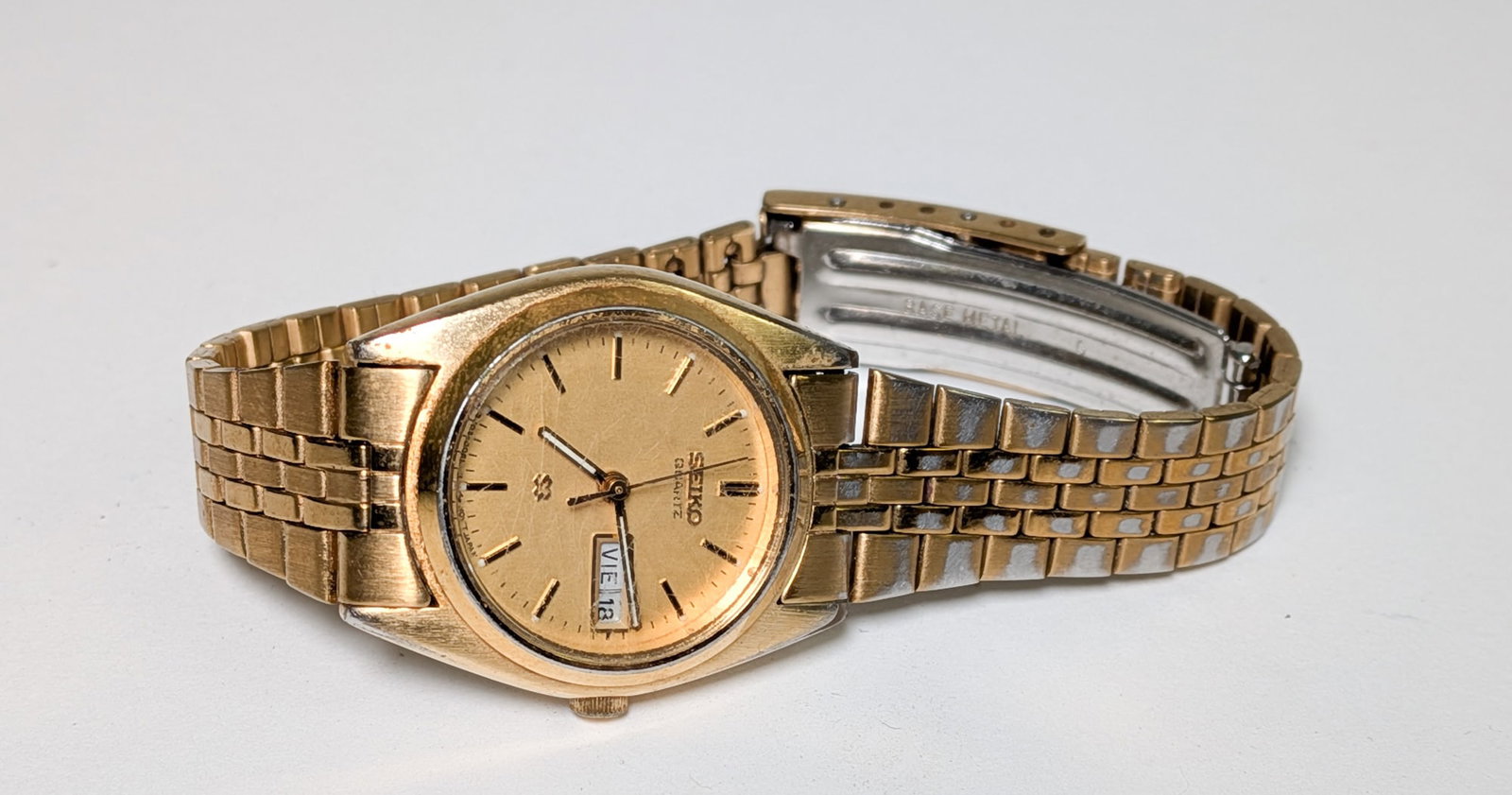 Vintage Gold-Toned Seiko SQ Women's Quartz Watch - 2