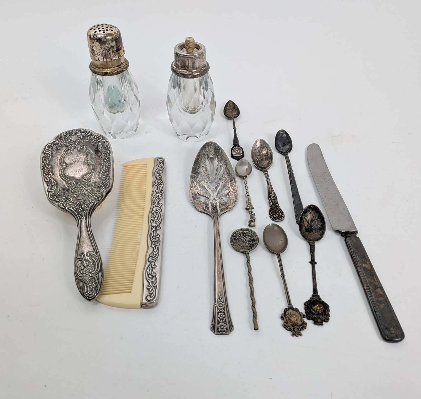 Assortment of Silver Plated Articles (1 of 1)