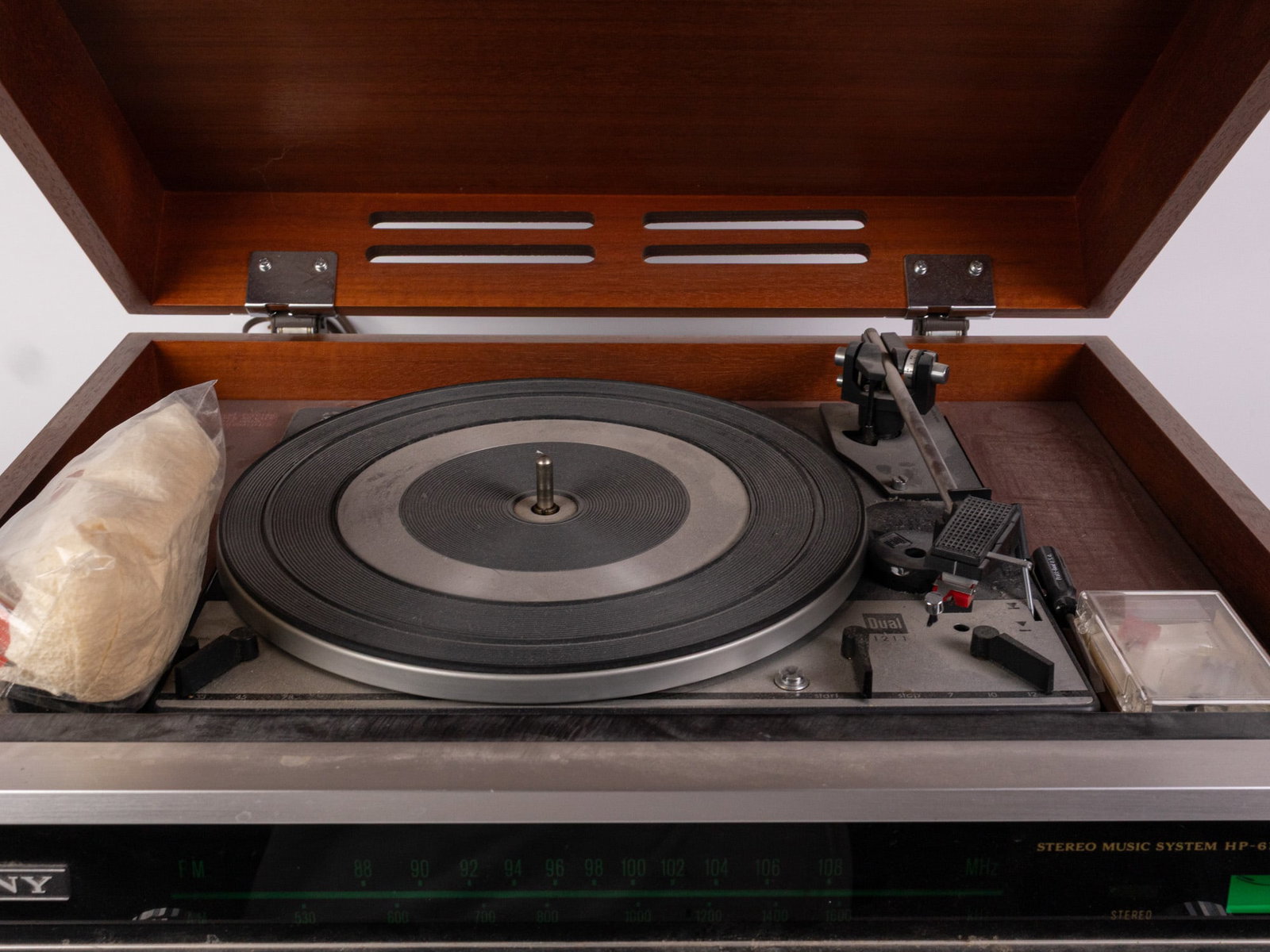 Sony Stereo Music System Turntable HP-610A - 4