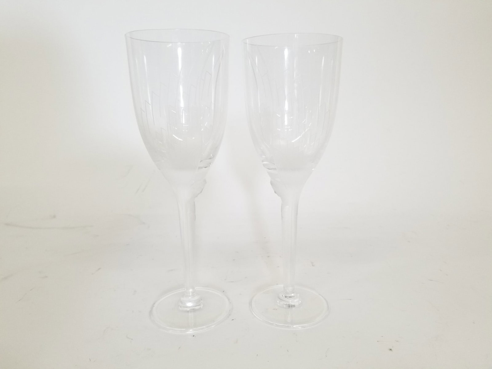 Lalique Pair of Angel Champagne Flutes - 4