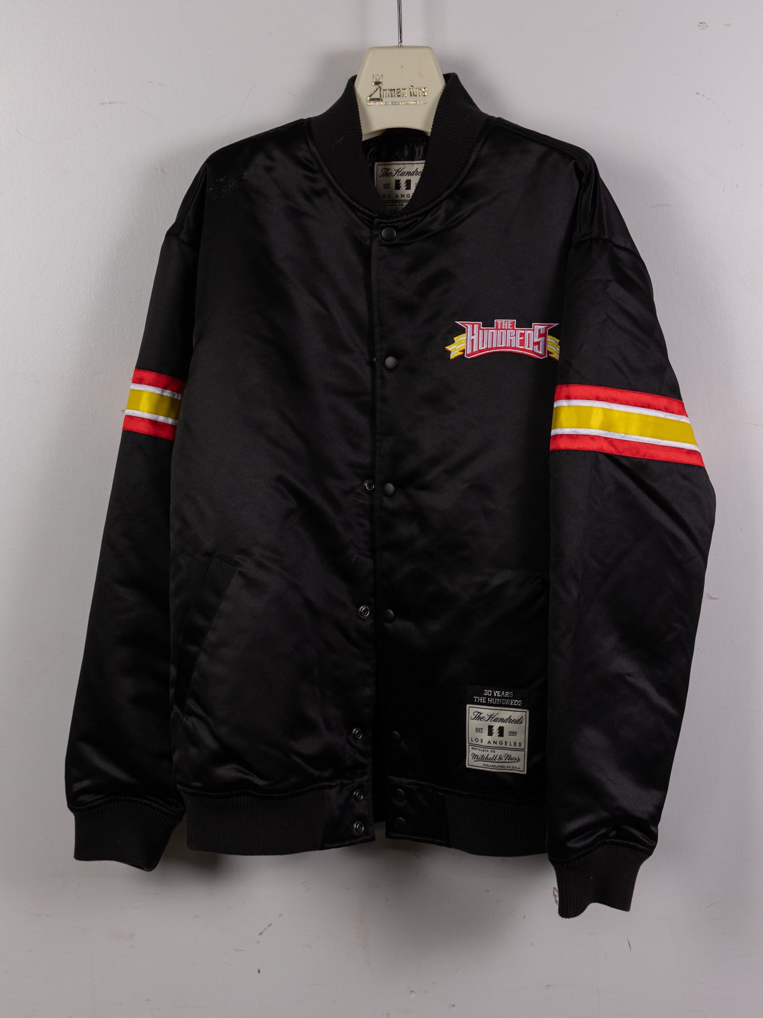 Men's Mitchell & Ness x The Hundreds Black Satin Full-Snap Jacket: Men's Mitchell & Ness x The Hundreds Black Satin Full-Snap Jacket Size XL Literature Brooks Auction – Online Auction Terms & Conditions