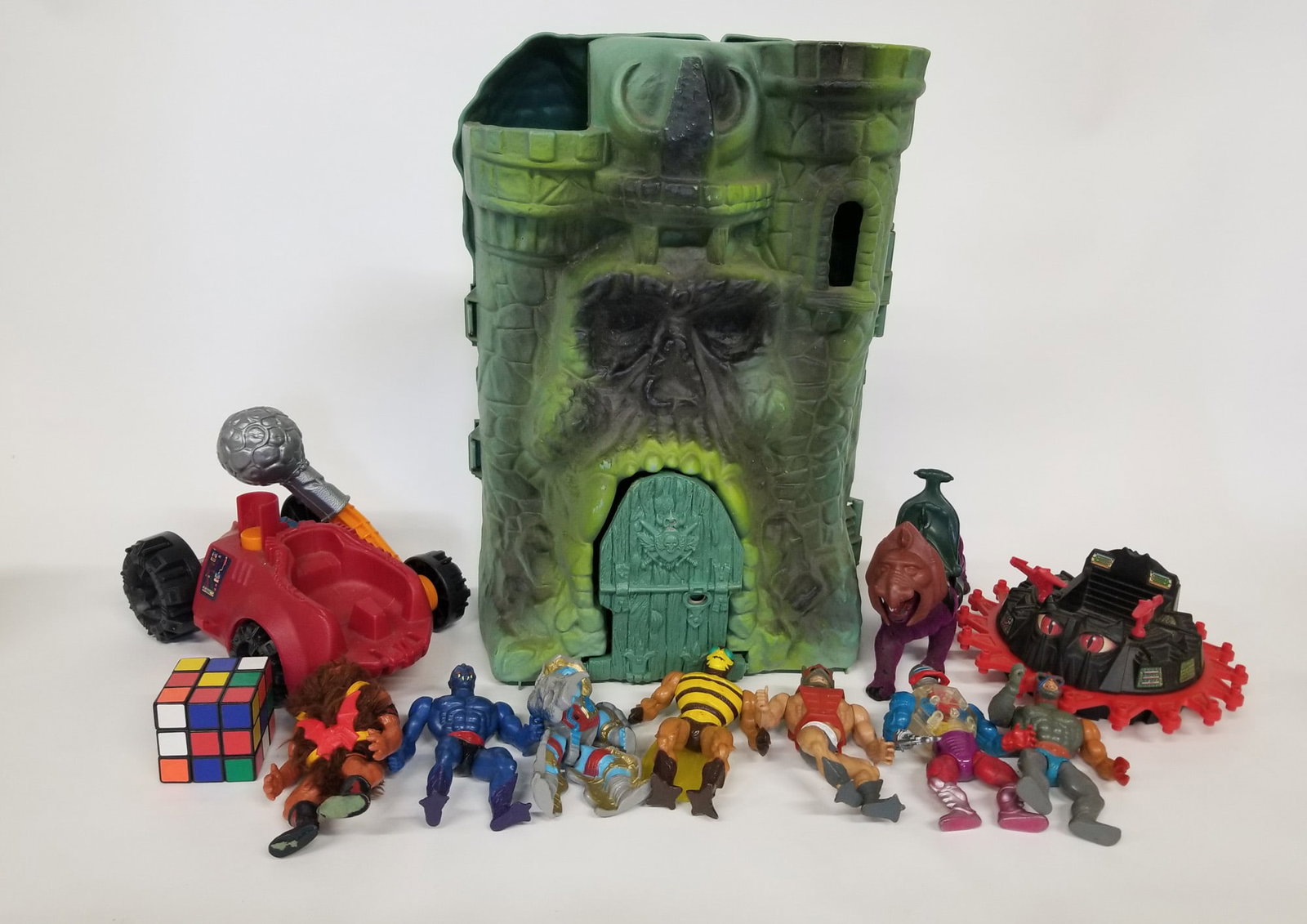 Masters of the Universe Action Figures ft. Castle Grayskull Playset - 2