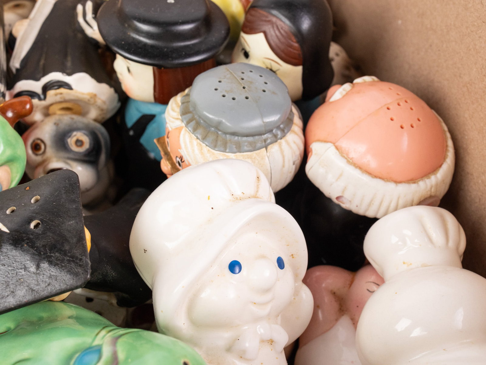 Lot of Vintage Novelty Salt and Pepper Shakers - 4