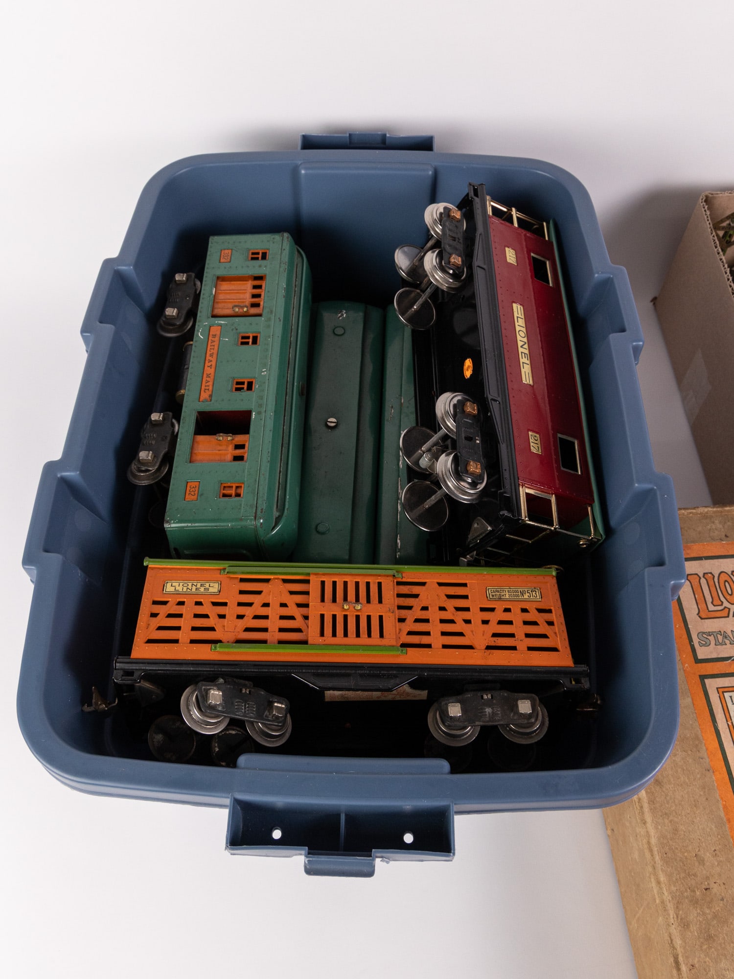 Lionel Pre-War Railcars & Assorted Railway Accessories (1 of 6)