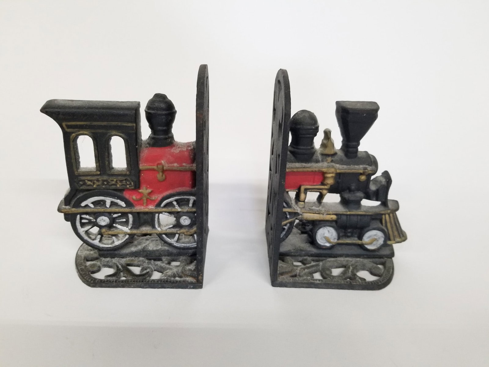 Pair of Cast Iron Locomotive Bookends (1 of 4)