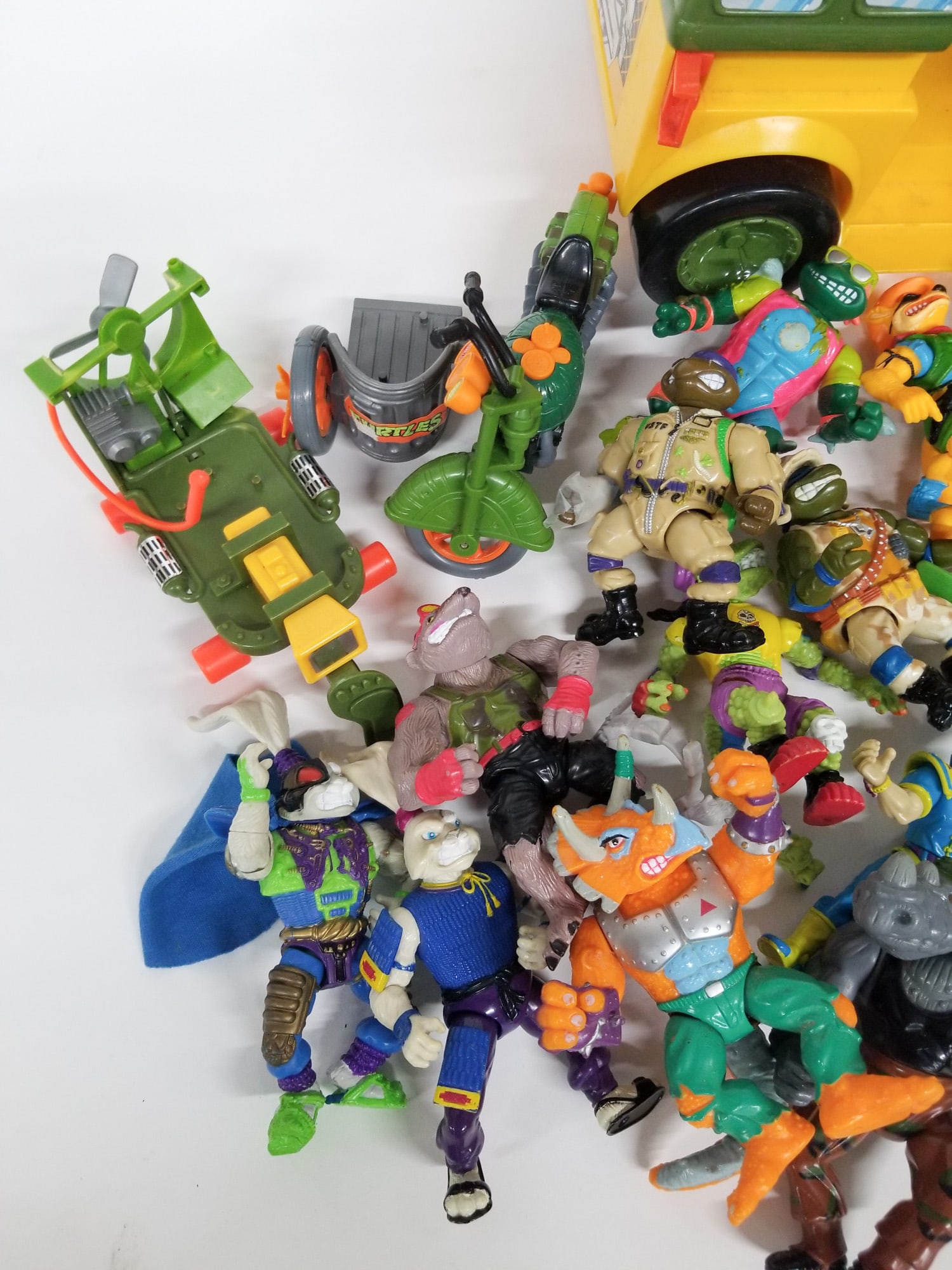 Assortment of Vintage 1990s Teenage Mutant Ninja Turtles ft. Party Van - 3