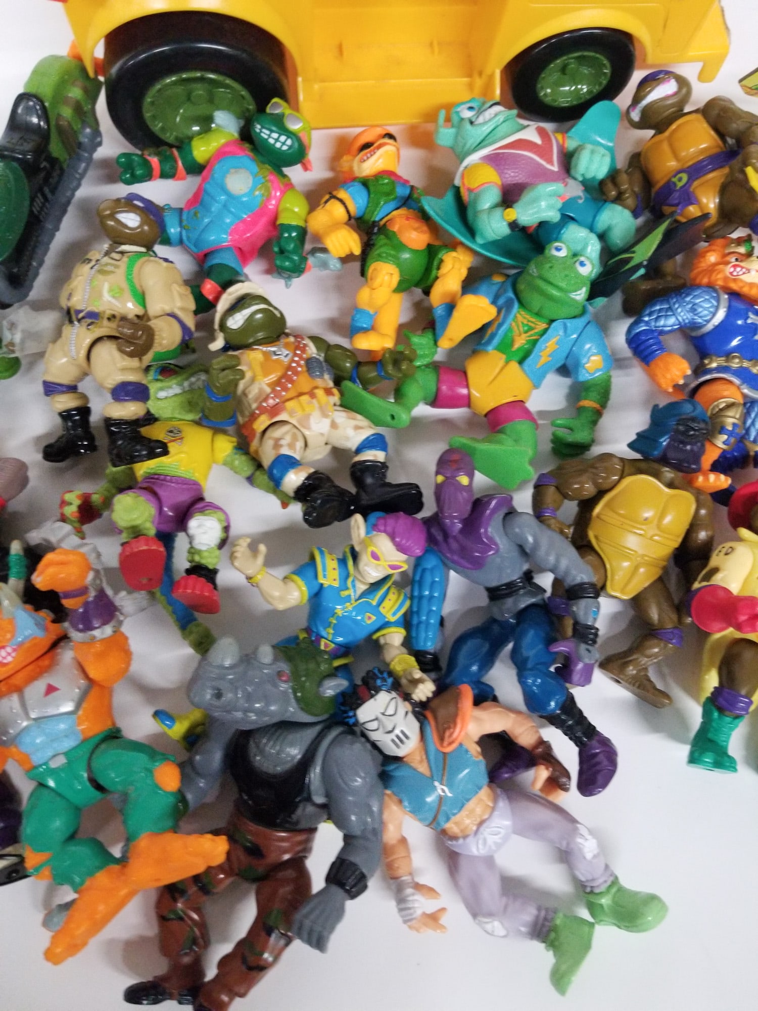 Assortment of Vintage 1990s Teenage Mutant Ninja Turtles ft. Party Van - 4