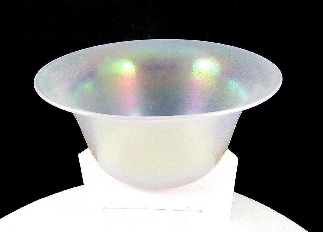 Steuben Aurene Iridescent Bowl (1 of 4)