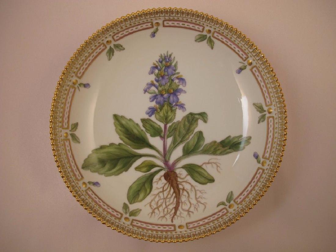 Flora Danica by Royal Copenhagen Salad Serving Bowl (1 of 10)