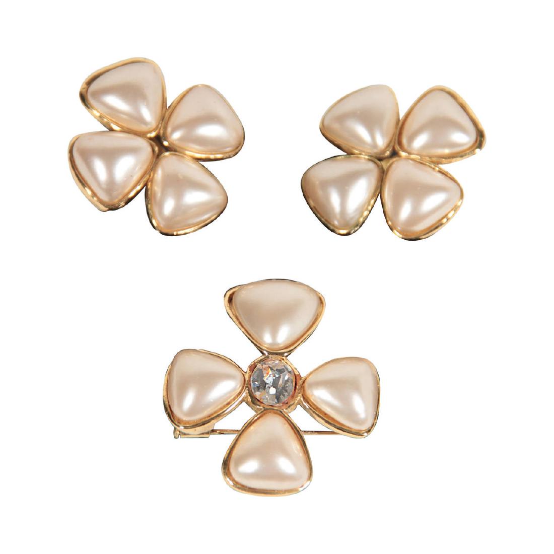Chanel Gripoix Glass Pearls Crystal Earrings Brooch Set (1 of 10)