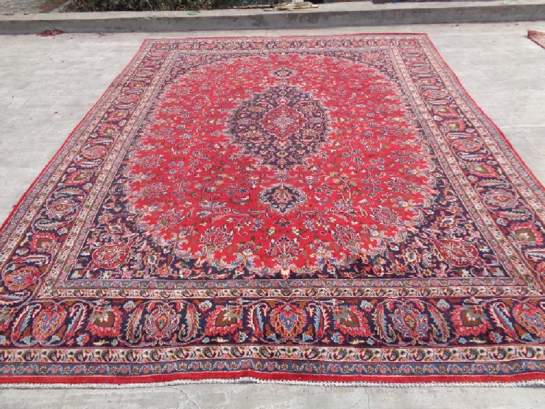 Hand Knotted Persian Kashan Rug 12.4x9.1: Semi Antique 30 years Age Wool Rug Please note that this lot has a confidential reserve. When you leave a bid in advance of the auction, submit your maximum. Jasper52 will bid on your behalf as much a
