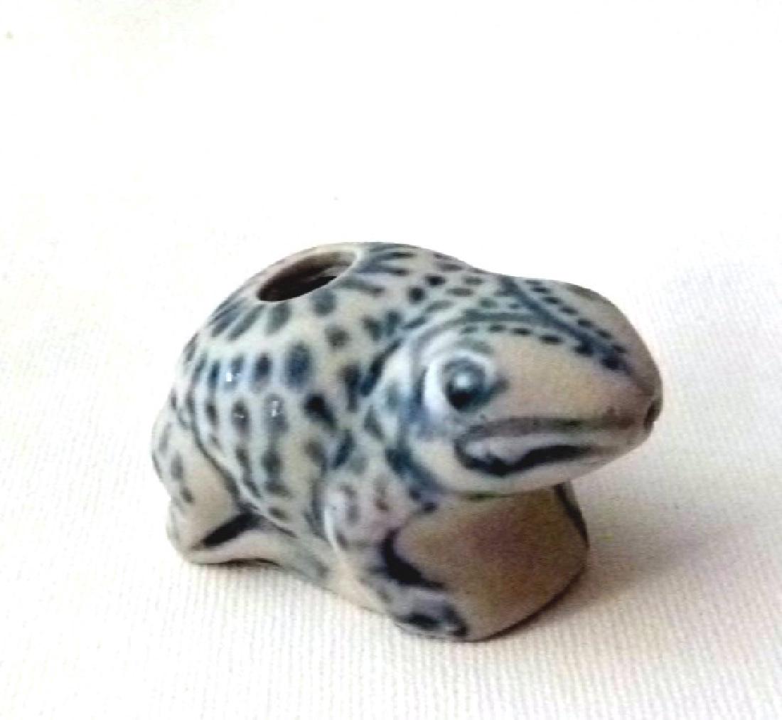 Ming Annamese Porcelain Blue & White Frog Water Dropper (1 of 3)