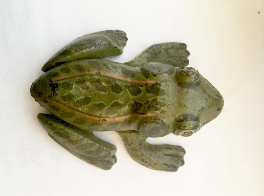 Painted Cast Iron Frog Container (1 of 6)