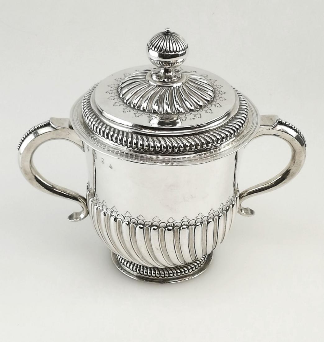 Antique John Smith Silver Porringer / Cup & Cover 1699 (1 of 5)