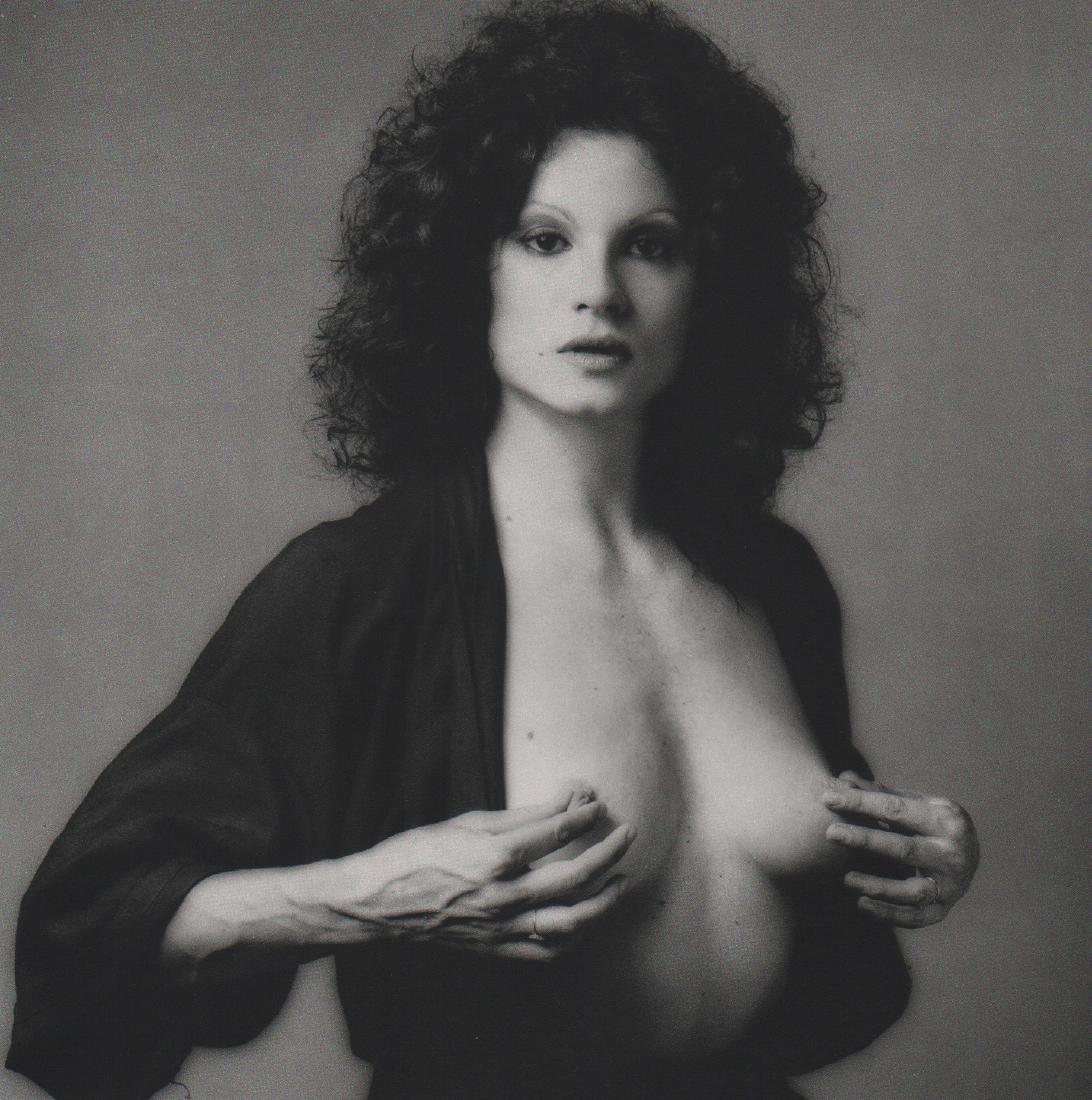 MAPPLETHORPE - Lisa Lyon, 1982: Artist: MAPPLETHORPE Print Title: Lisa Lyon, 1982 Medium: Sheet-fed Gravure Printed 1985 in Japan Image size (inches) approx. 9.5 x10 Robert Mapplethorpe was an American photographer, known for his st
