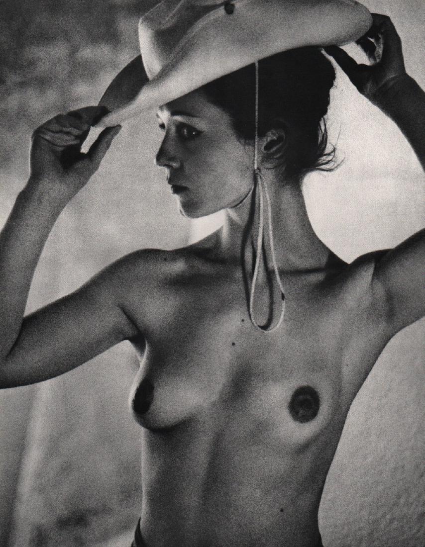 MARCEL VERONESE - Cowgirl: Artist: MARCEL VERONESE Print Title: Cowgirl Medium: Sheet-fed Gravure Printed in France in 1968 Image size (inches) approx. 9" x 12" No Reserve: This lot starts at $1 and has no reserve as a courtesy