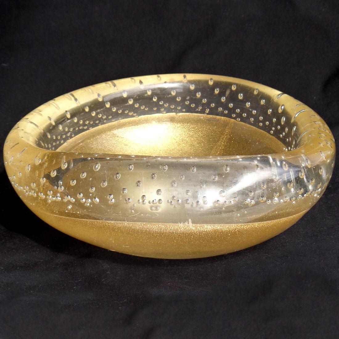 Seguso Murano Gold Flecks Incalmo Rim Art Glass Bowl: Murano hand blown heavy gold flecks with clear bubble rim art glass bowl. Documented to designer Archimede Seguso, in the "Incalmo" design. Has been used, with heavy wear to the base. Measures 6 1/2" 