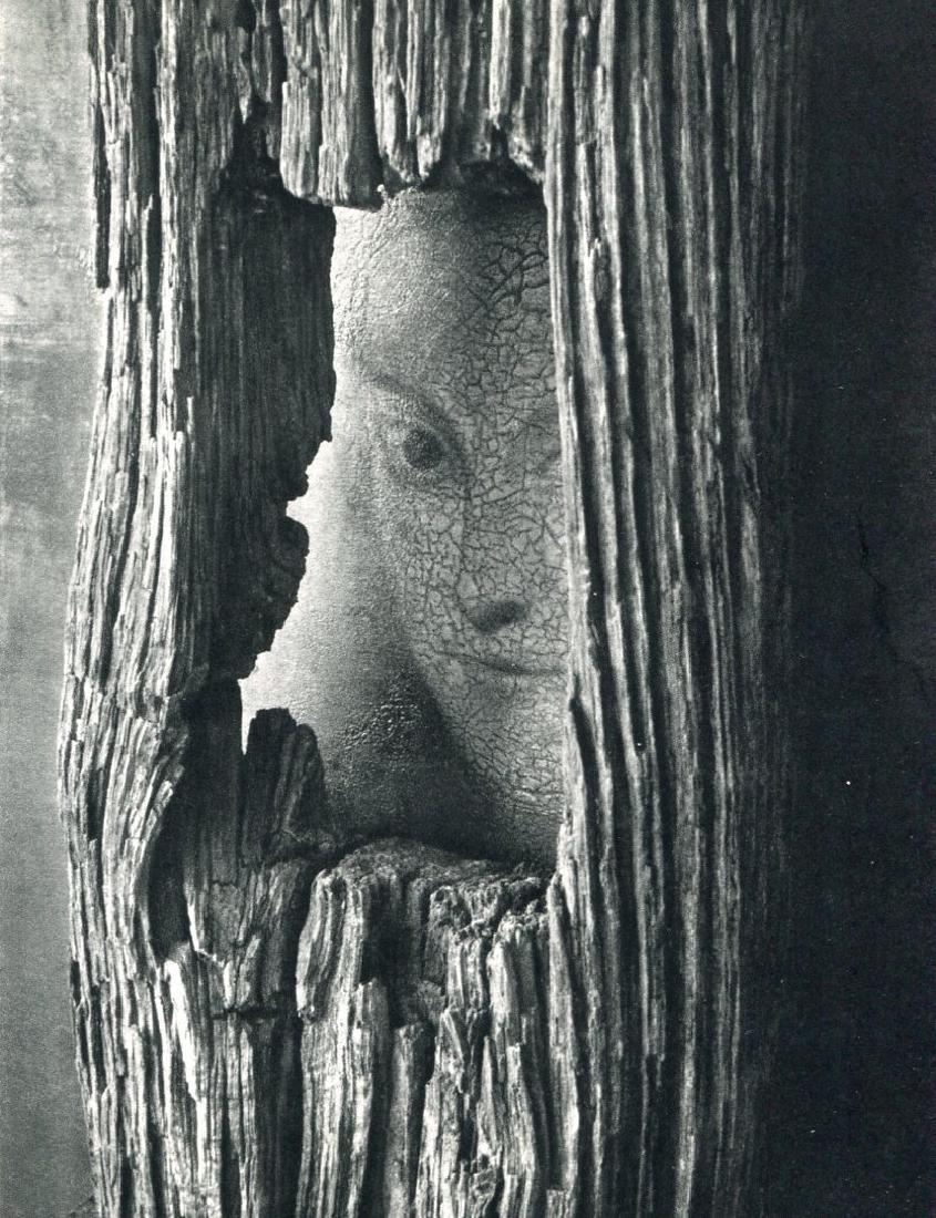 ANDRE KERTESZ - Untitled, 1959 New York: Artist: ANDRE KERTESZ Print Title: Untitled, 1959 New York Medium: Sheet-Fed Gravure Printed in 1972 by Braun - Mulhaus - France Image size (inches) approx. 5.5 x .57" Andre Kertesz, born Kertesz Ando