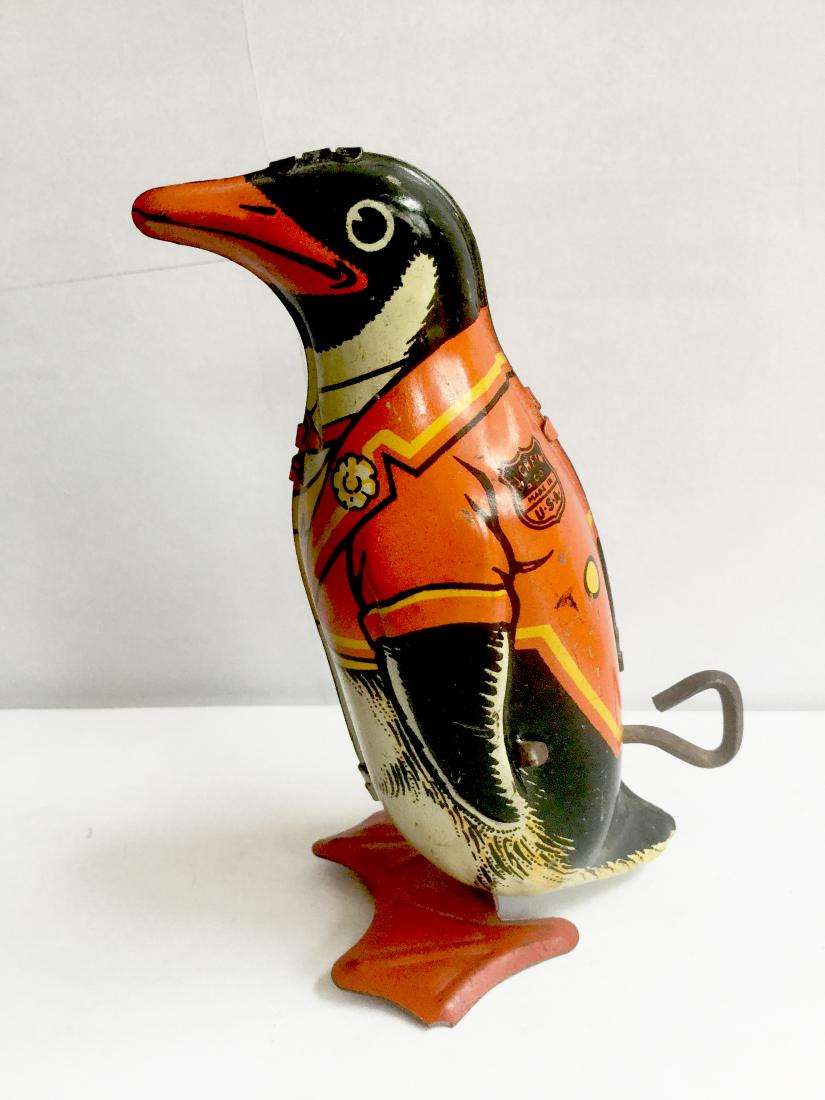 Penguin Wind Up Toy (1 of 5)