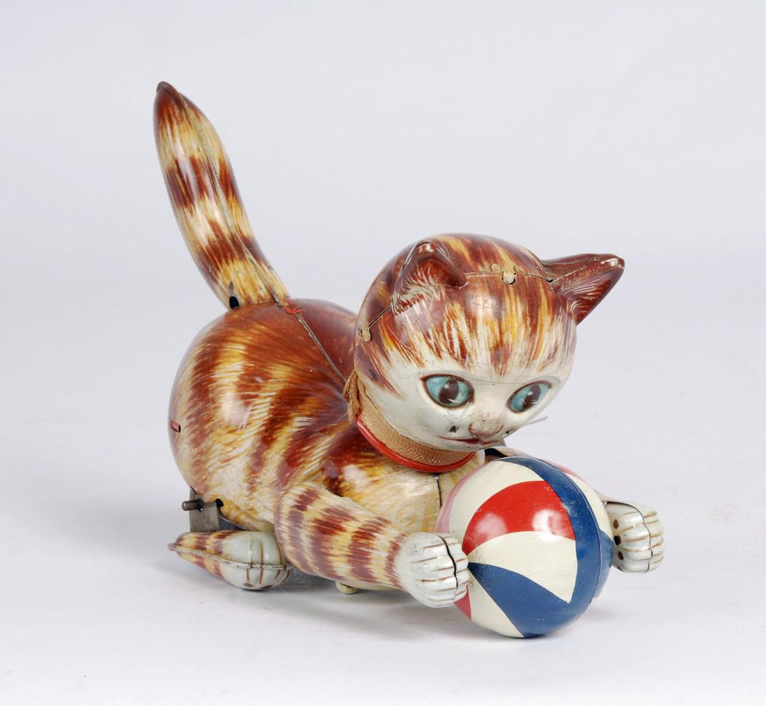 Cat with Ball Wind Up Toy, TN Toys (1 of 4)