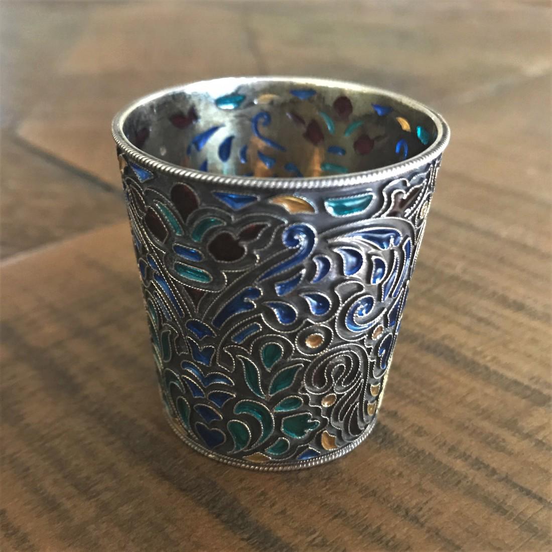 Russian 88 Silver Enamel Vodka Shot: Russian 88 Silver Enamel Vodka Shot. The shot measures 42mm high, 40mm wide, and weighs 35 grams. Please note that this lot has a confidential reserve. When you leave a bid in advance of the auction, 