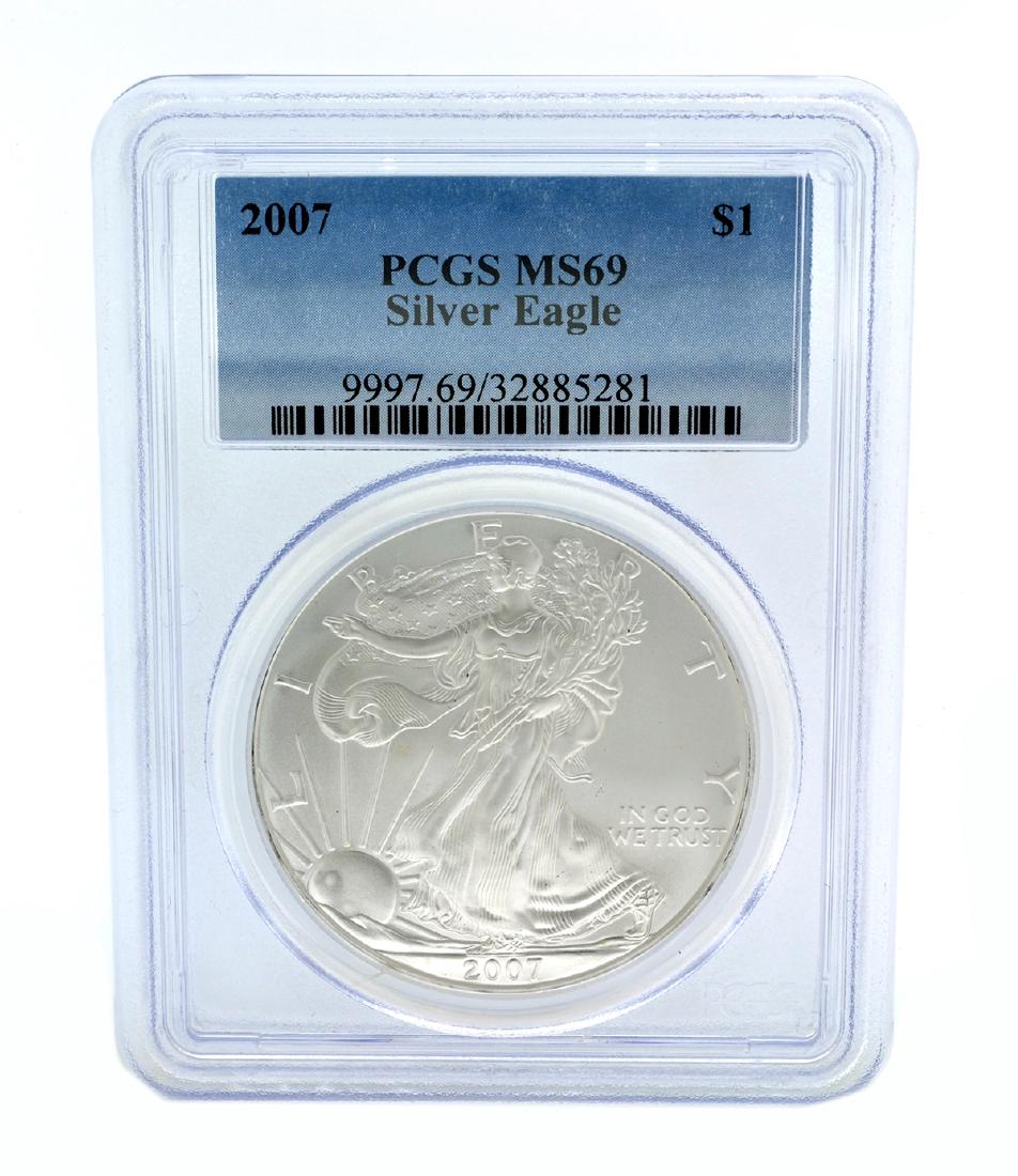 Beautiful 2007 $1 Silver Eagle PCGS MS69 Coin (1 of 2)