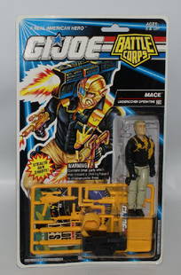 Original 1992 GI JOE Battle Corps MACE #6758 Figure: Original 1992 Hasbro GI JOE Battle Corps #6758 MACE (Undercover Operative #29) Action Figure, SEALED ON CARD! Battle Corps fighter with spring-action weapons. Slight rippling on card otherwise near mi