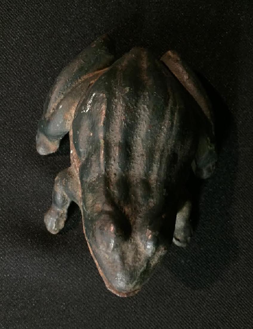 Cast Iron Frog Ashtray (1 of 8)