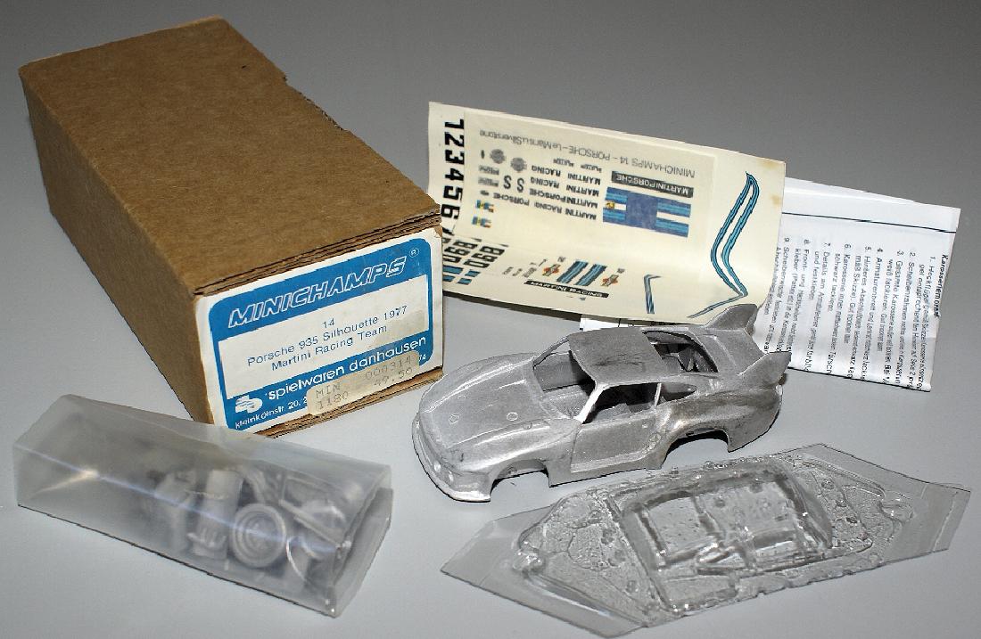 Vintage MINICHAMPS #14 PORSCHE 1977 Martini Model Kit (1 of 1)