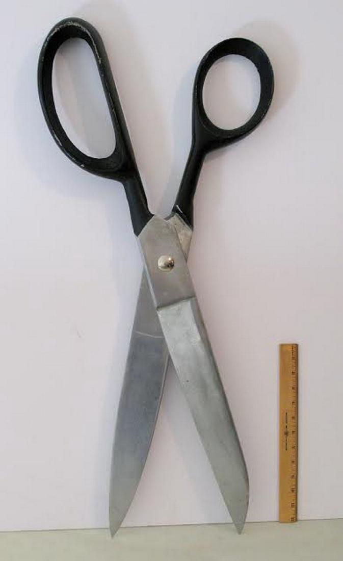 Folk Art Scissors Trade Sign (1 of 3)