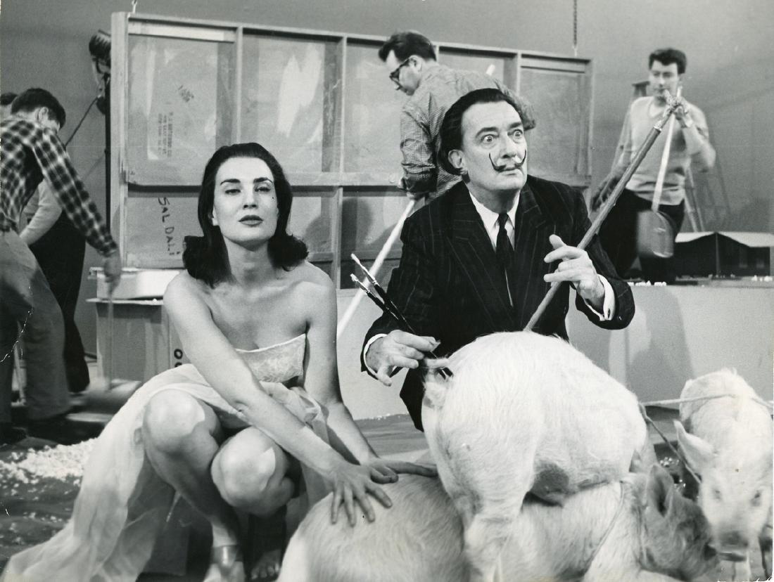 UPI Photo SALVADOR DALI and Leslie Crane, 1963: UPI Photo SALVADOR DALI and Leslie Crane, 1963 Credit UPI Photo dated 11/13/1963. Salvador Dali with his surrealist creation Chaos and Creation. The dimensions are 5" x 7". Please note that this lot h