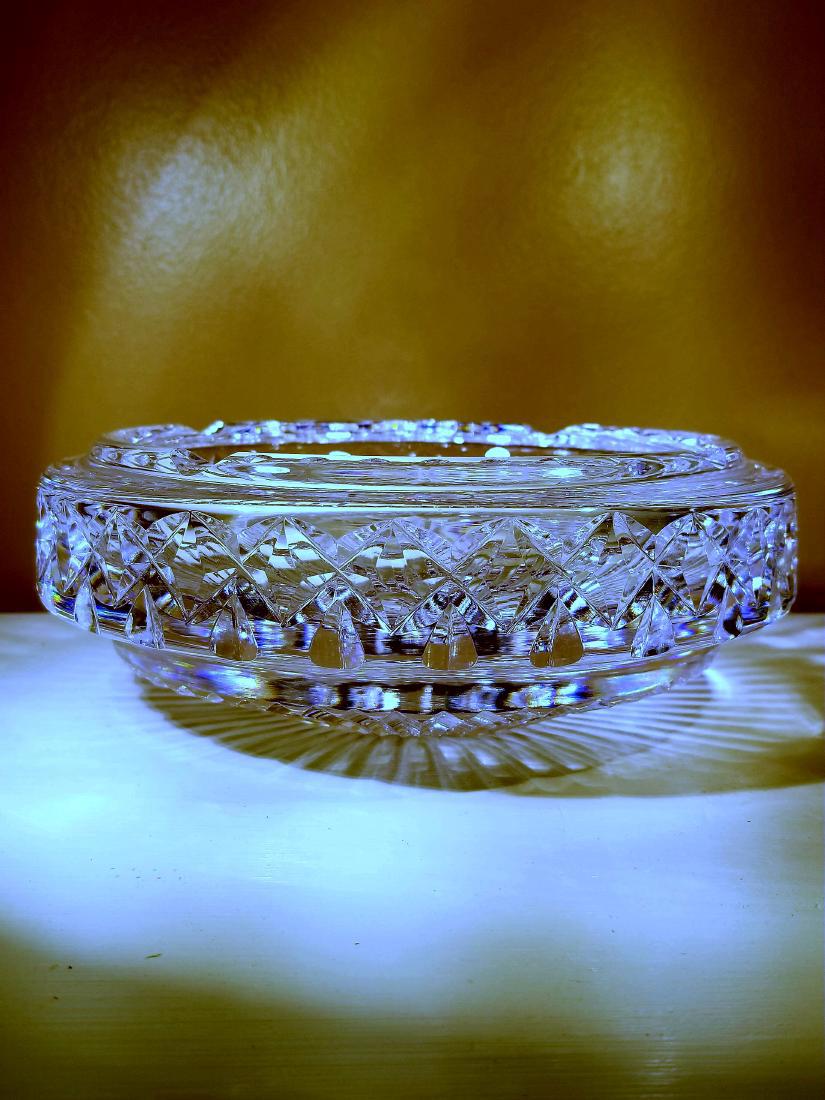 Vintage Waterford Glass Cigar Ashtray: Vintage Waterford Glass Cigar Ash Tray from Ireland Size: 7 x 2.5 Year: 1950s Marked Waterford on base. Please note that this lot has a confidential reserve. When you leave a bid in advance of the auc