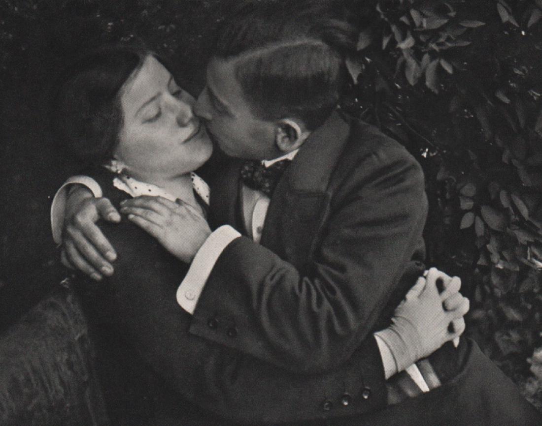 ANDRE KERTESZ - Lovers, 1915 Budapest: Artist: ANDRE KERTESZ Print Title: Lovers, 1915 Budapest Medium: Sheet-Fed Gravure Printed in 1972 by Braun - Mulhaus - France Image size (inches) approx. 7 x 5.5" Andre Kertesz, born Kertesz Andor, w