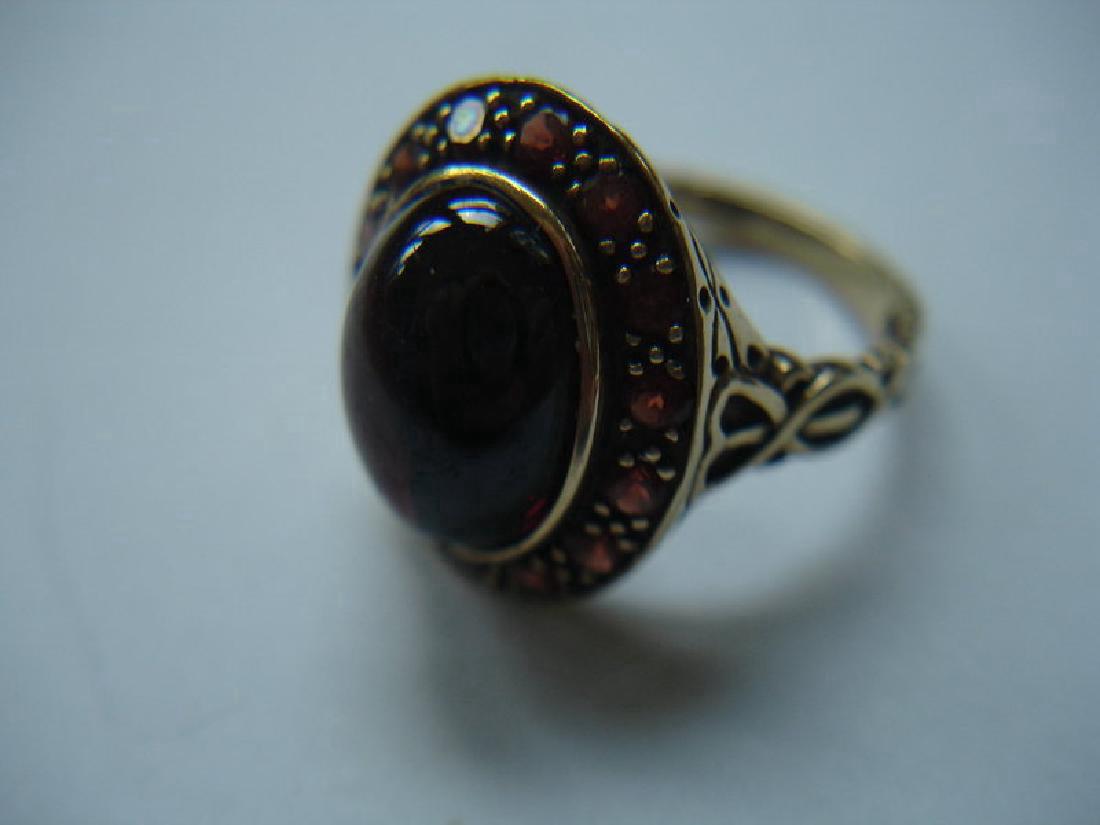 Antique 10K Gold Large Garnet Cabachon Ring (1 of 4)