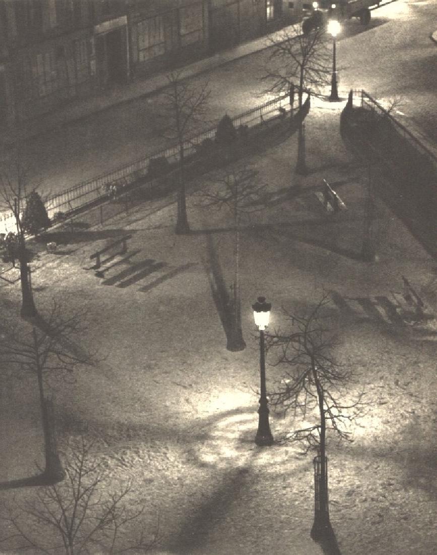 ANDRE KERTESZ - Street Light, Paris: Artist: ANDRE KERTESZ Print Title: Street Light, Paris Medium: Sheet-Fed Gravure Printed in 1930 by Neogravure - France Image size (inches) approx. 6.5 x 9" Andre Kertesz, born Kertesz Andor, was a Hu