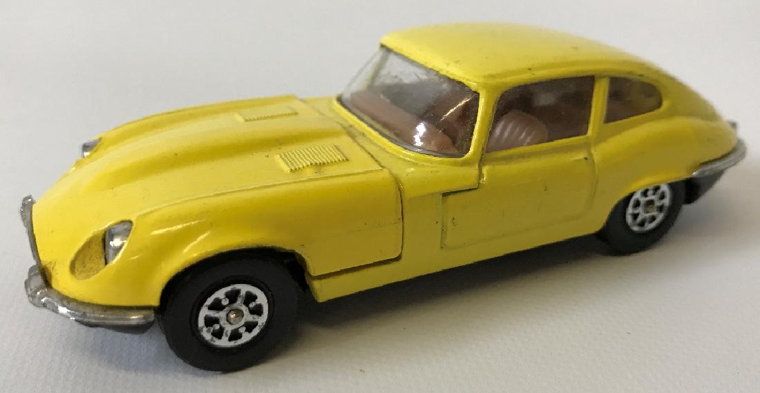 Vintage CORGI Whizzwheels #374 V12 JAGUAR E Toy Car (1 of 4)