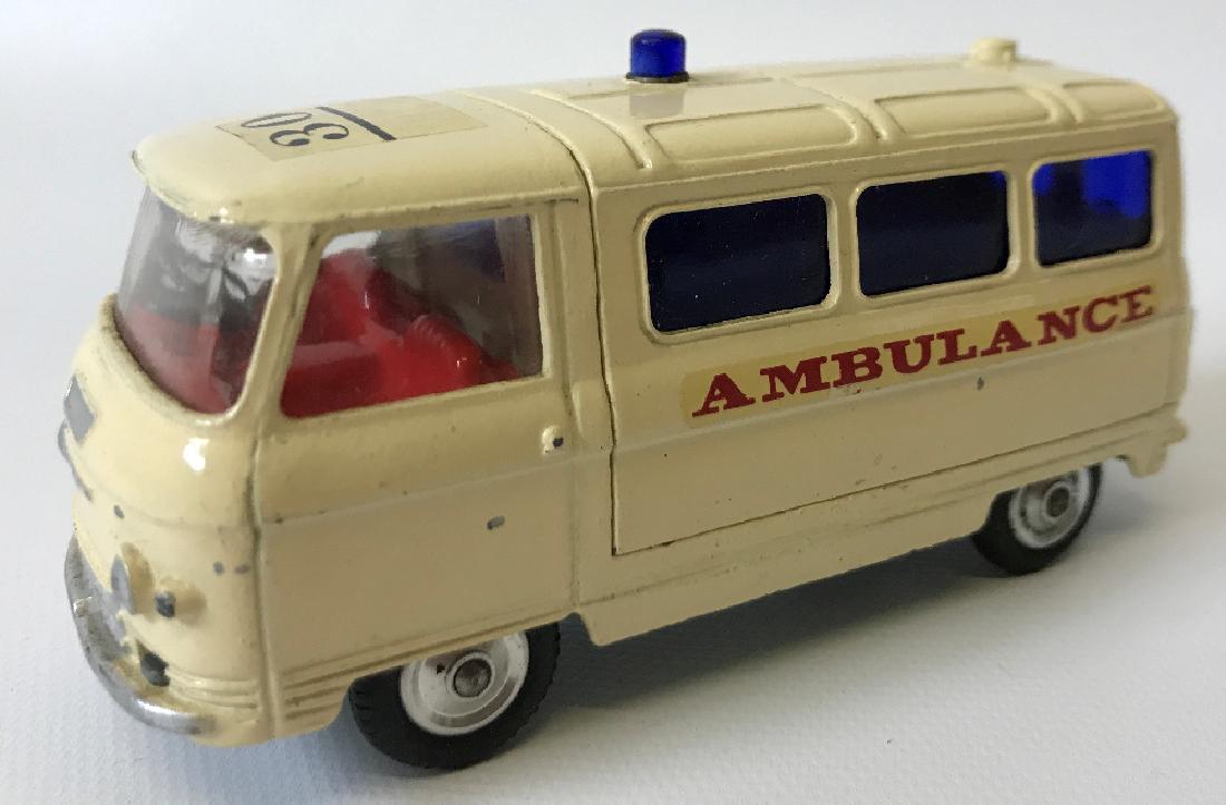 Vintage CORGI #463 COMMER 3/4 TON AMBULANCE Toy Car (1 of 4)