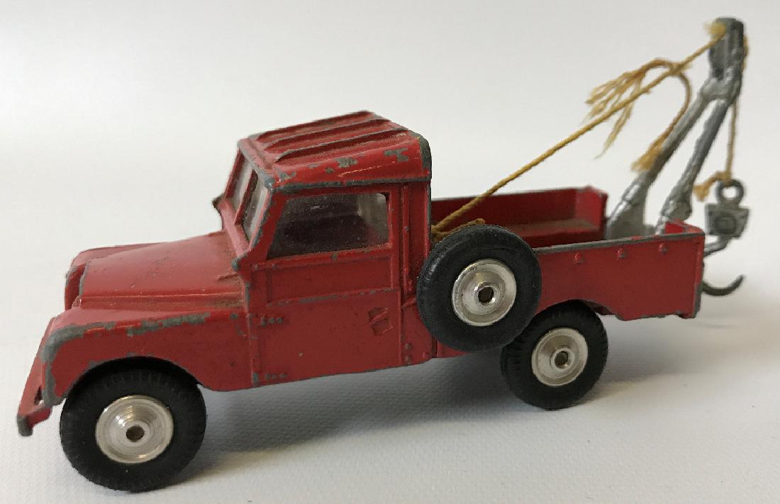 Vintage CORGI LAND ROVER TOW TRUCK WRECKER Toy Car (1 of 4)