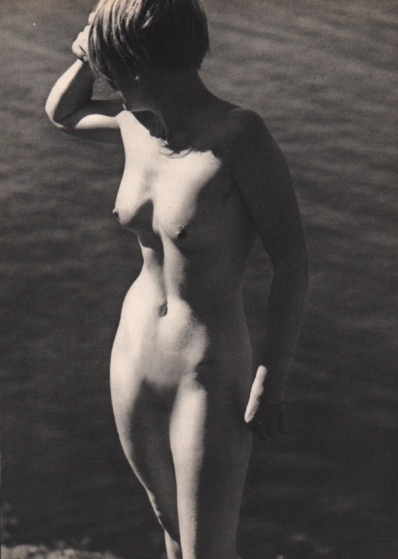ANDREAS FEININGER - Etude de Nu: Artist: ANDREAS FEININGER Print Title: Etude de Nu Medium: Large gravure From the very scarce 1936 portfolio 28 nudes Printing Date: 1936 Printer: Neogravure, France Image Size: 10" x 14" Andreas Bern