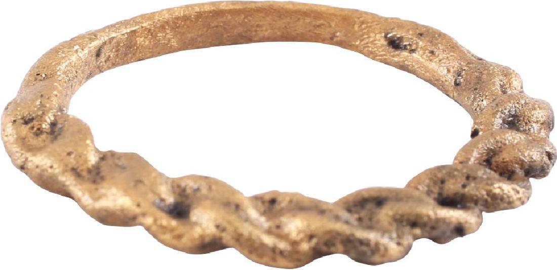 FINE ANCIENT VIKING WARRIOR’S RING C.900-1000 AD (1 of 2)