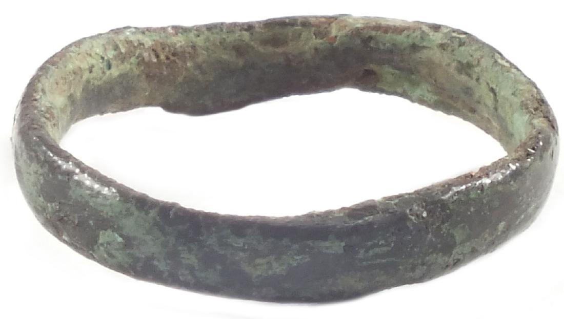 ANCIENT VIKING WOMAN’S WEDDING RING 850-1050 AD (1 of 2)