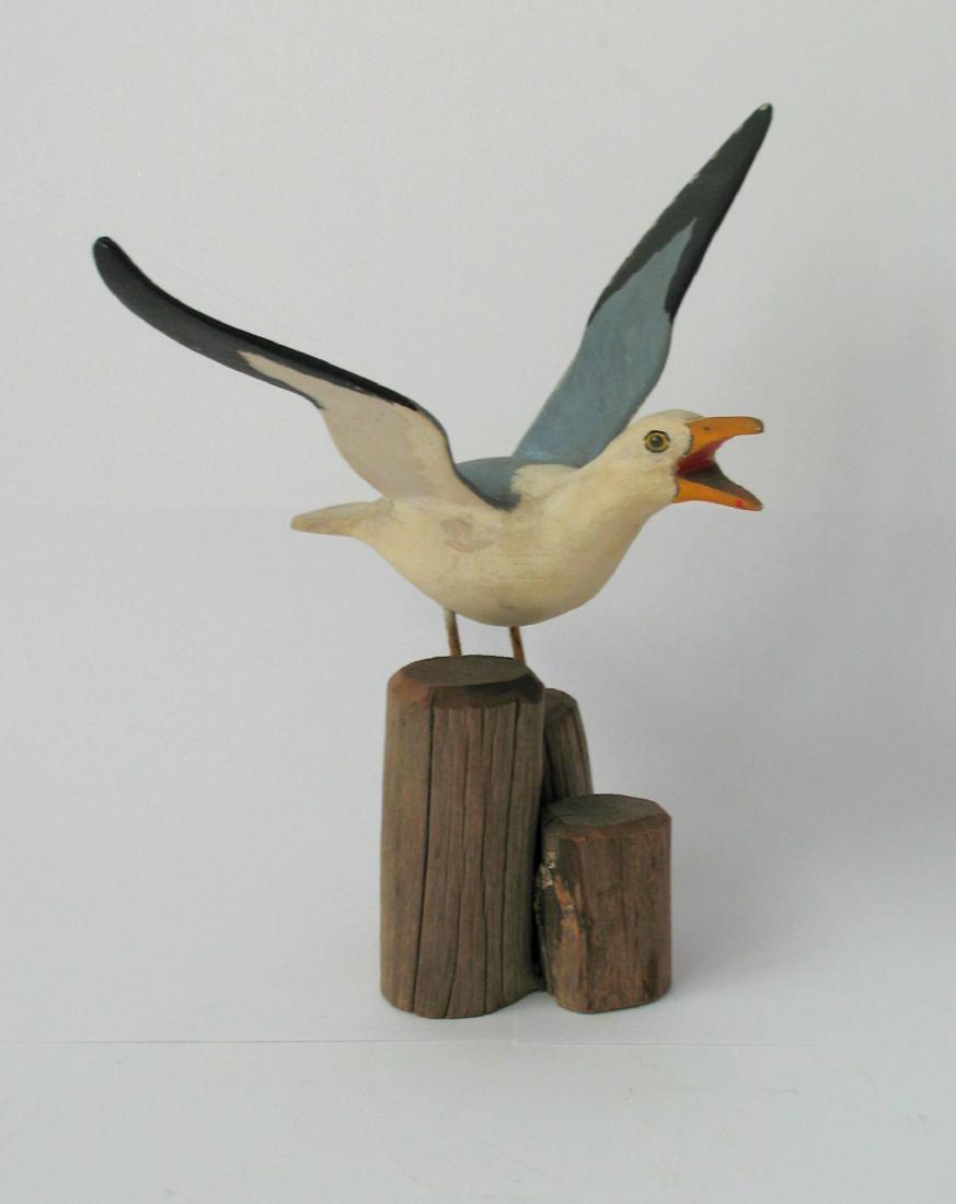 Folk Art Seagull Carving 1940's (1 of 3)