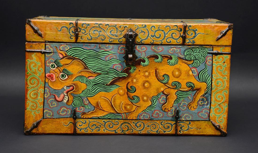 Vintage Tibetan Foo Dog Chest, 20th C (1 of 5)