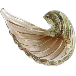 Murano Gold Flecks Italian Art Glass Seashell Bowl: Beautiful Murano hand blown champagne color and gold flecks Italian art glass seashell bowl / sculpture. Attributed to Alfredo Barbini. The piece is profusely filled with gold leaf, and can be used