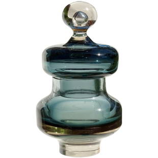 Murano Sommerso Italian Art Glass Jar Decanter: Beautiful Murano Sommerso hand blown smokey blue wth outer layer that changes color under fluorescent lights. Created in the manner of the Cenedese company. Measures 8 1/4” tall x 4 1/2” wide. 