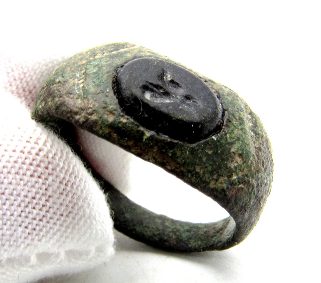 ROMAN INTAGLIO RING WITH CARVED STONE (1 of 4)