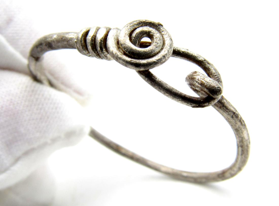 Silver VIKING "KNOT" TWISTED RING (1 of 4)