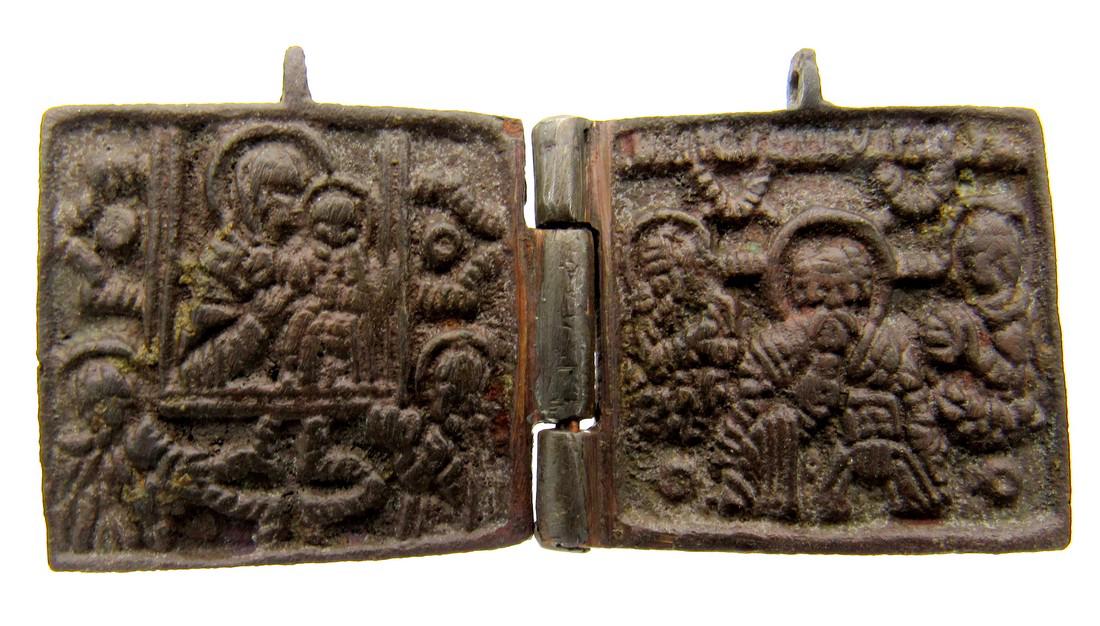 Late Medieval Folding Icon with Mother Mary and Jesus (1 of 4)