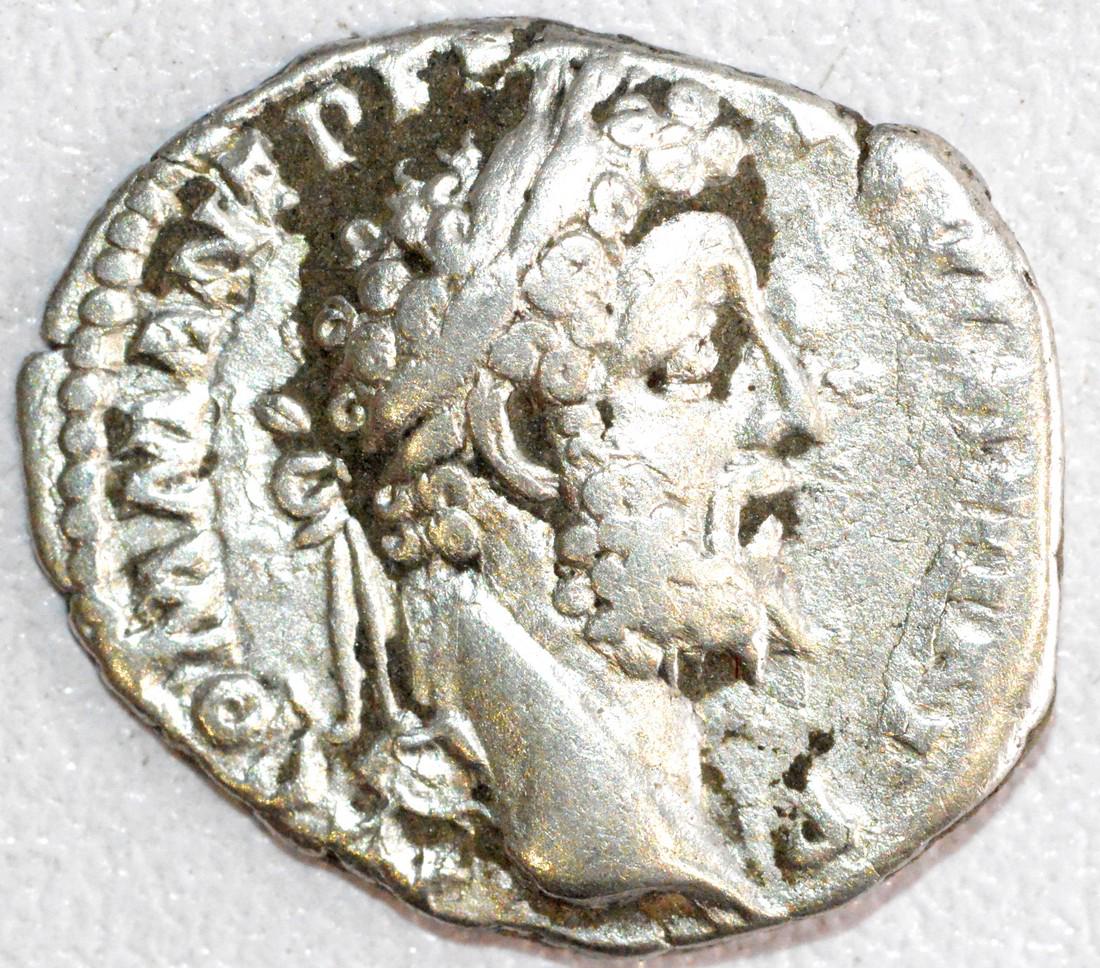 Ancient Roman Silver Denarius of Emperor Commodus, Rv. (1 of 2)